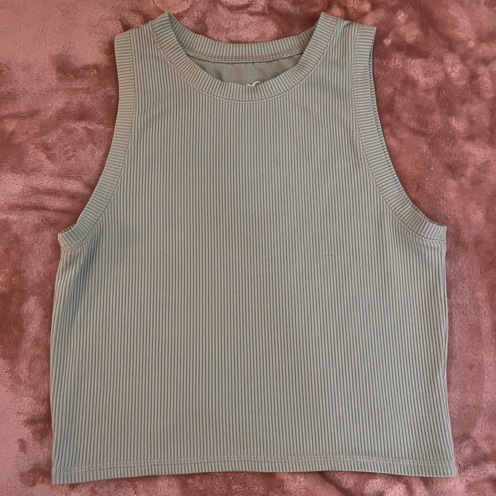Hollister breathable semi cropped tank